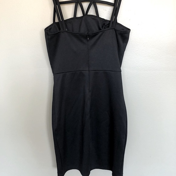 COPY - GUESS black bodycon dress - Picture 2 of 3